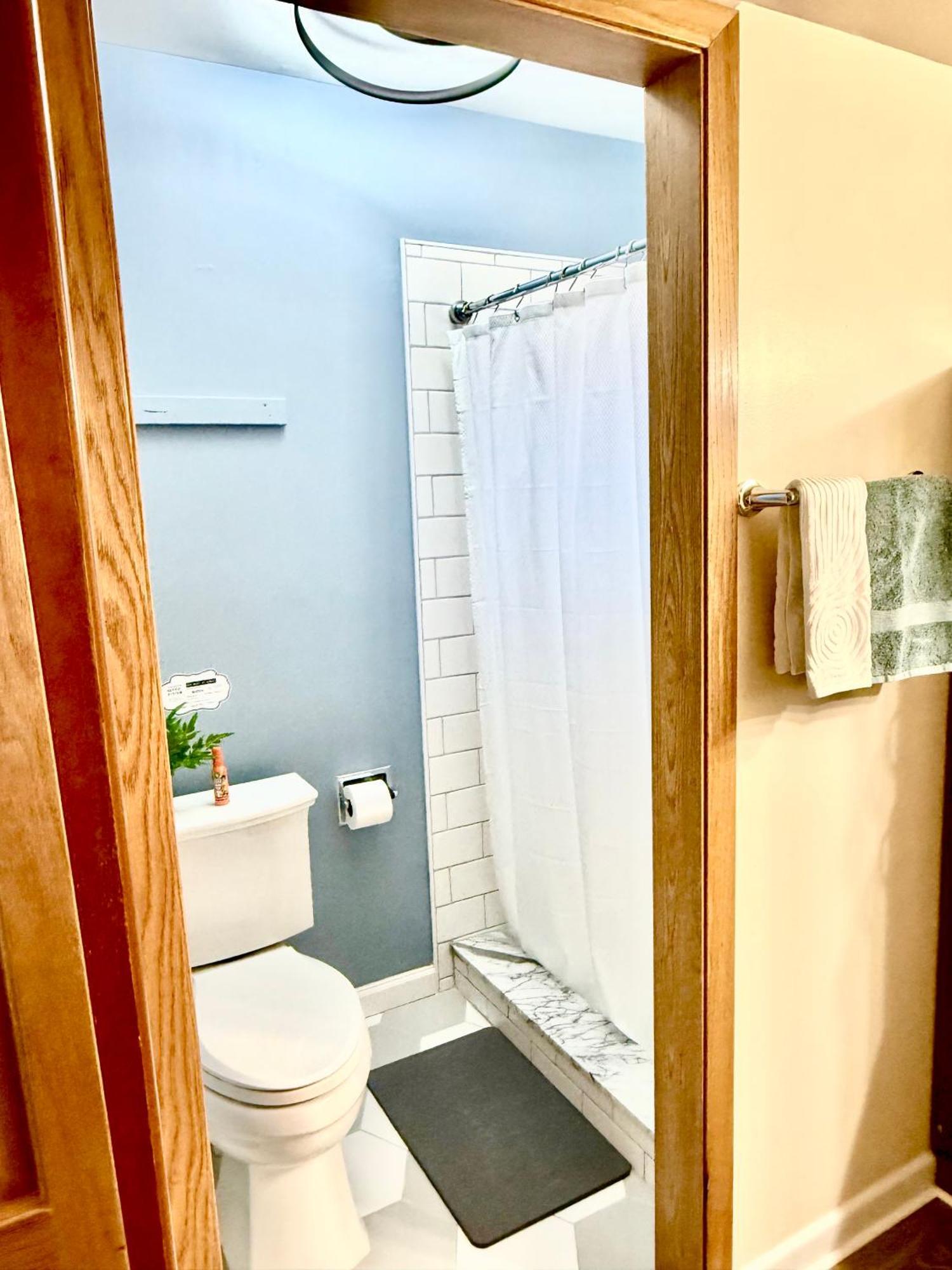 Delightful 3 Bedroom Home อินเดียนาโพลิส ภายนอก รูปภาพ