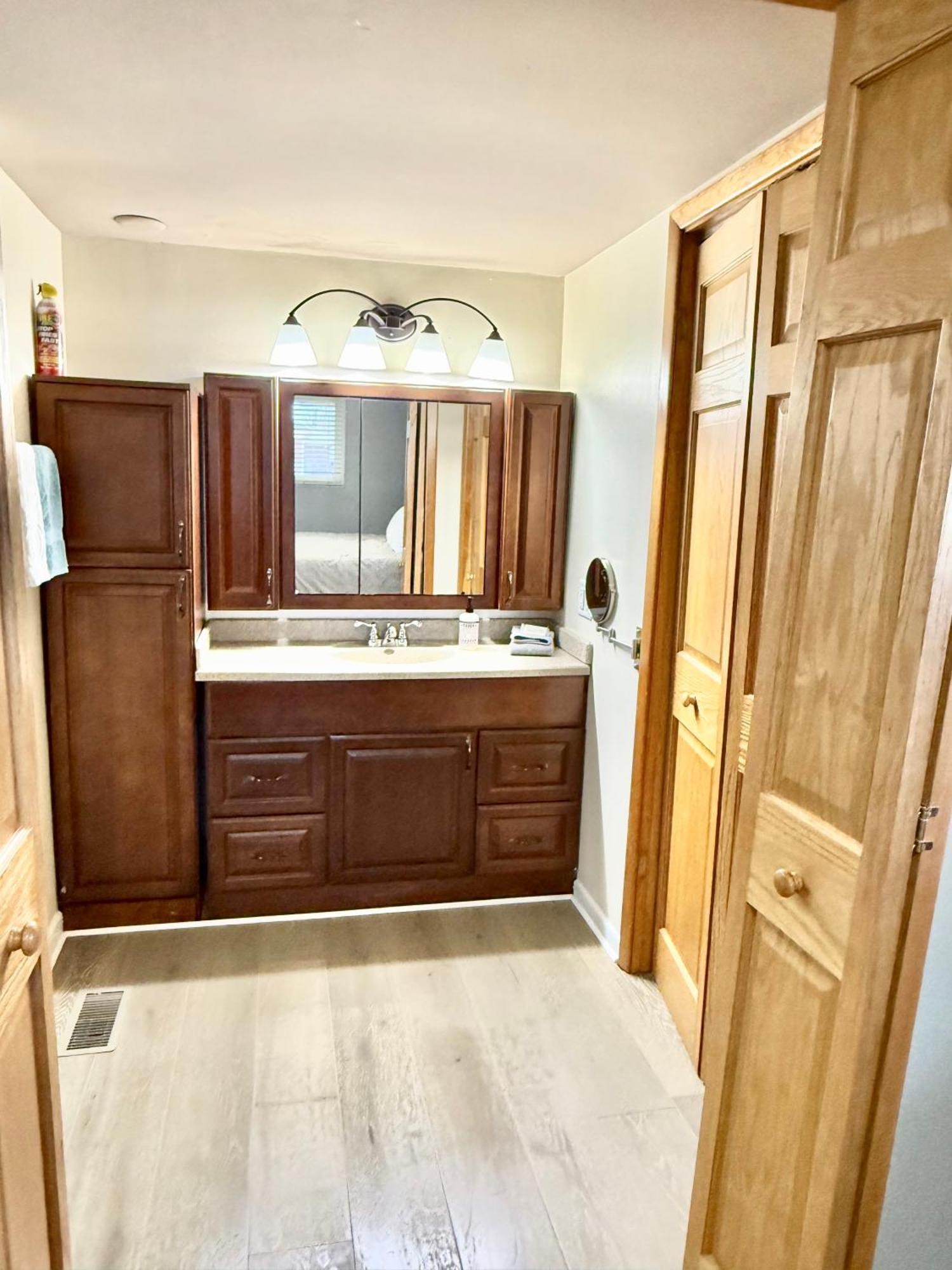 Delightful 3 Bedroom Home อินเดียนาโพลิส ภายนอก รูปภาพ